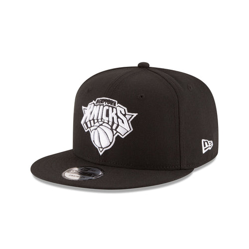 New Era New York Knicks Black & White 9FIFTY Snapback Hat - Black