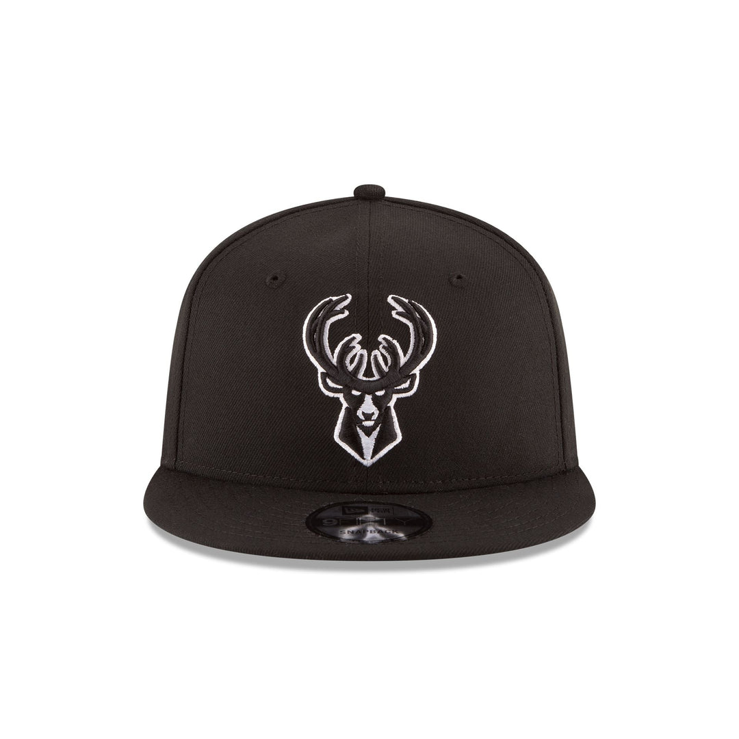 New Era Milwaukee Bucks Black &amp; White 9FIFTY Snapback Hat - View 4