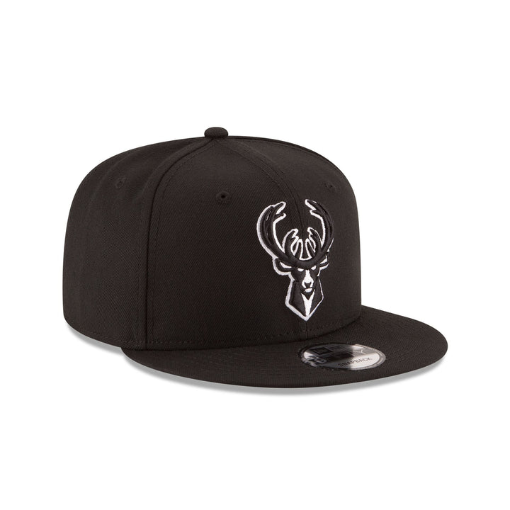New Era Milwaukee Bucks Black &amp; White 9FIFTY Snapback Hat - View 3