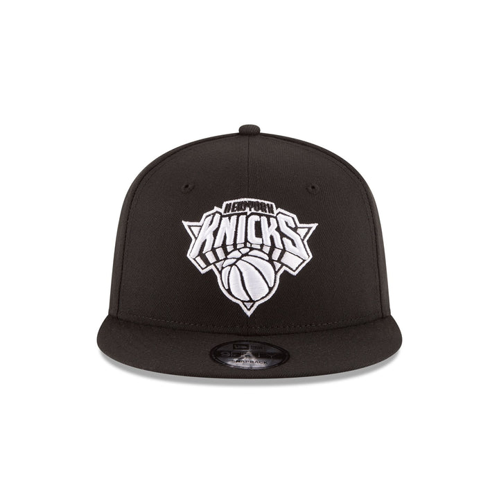 New Era New York Knicks Black &amp; White 9FIFTY Snapback Hat - View 4