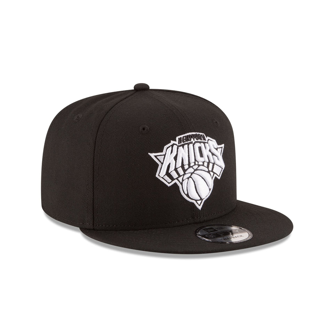 New Era New York Knicks Black &amp; White 9FIFTY Snapback Hat - View 3