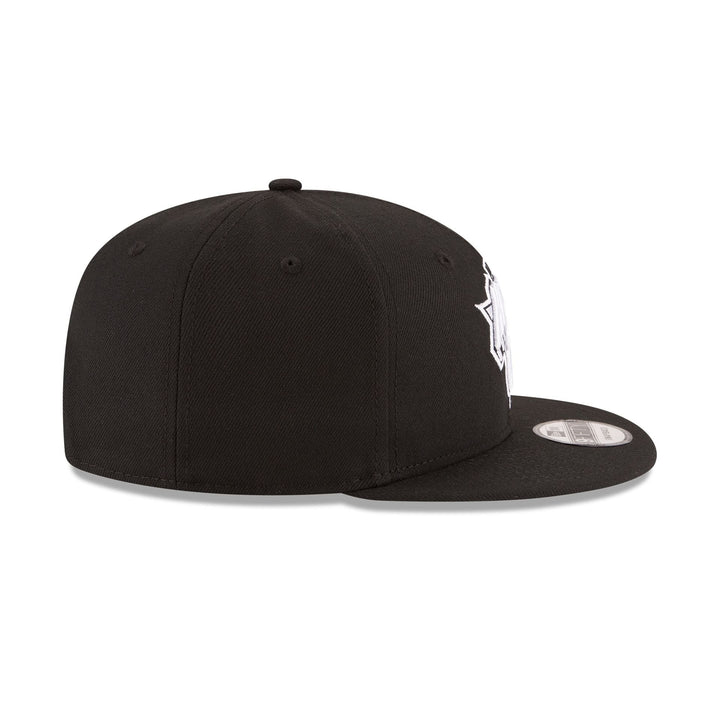 New Era New York Knicks Black &amp; White 9FIFTY Snapback Hat - View 6