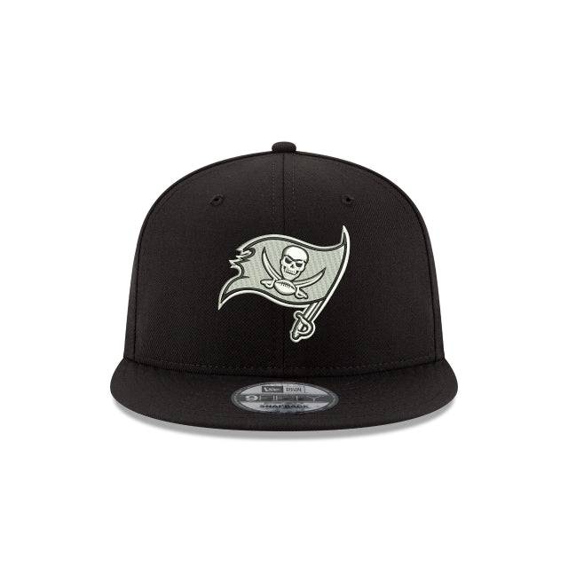 New Era Tampa Bay Buccaneers Black &amp; White 9FIFTY Snapback Hat - View 3