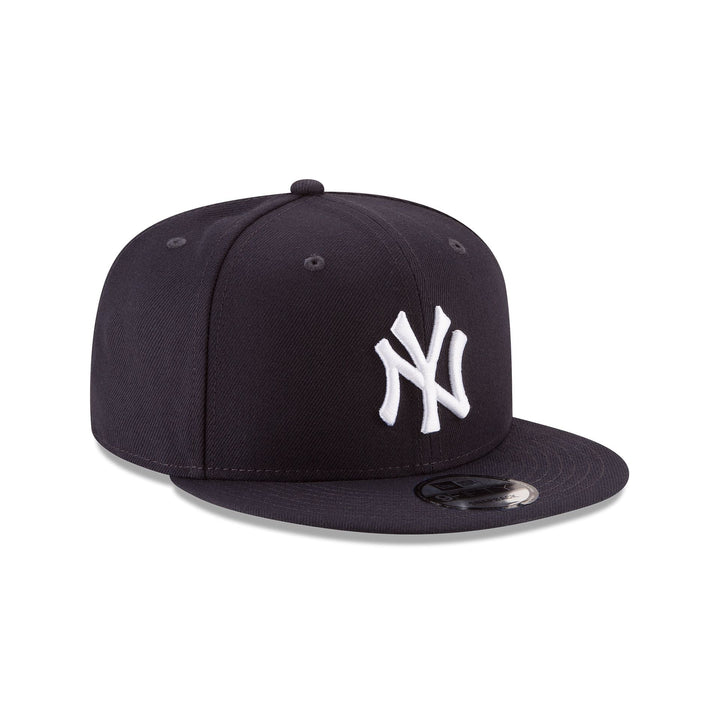 New Era New York Yankees Basic 9FIFTY Snapback Hat - View 3