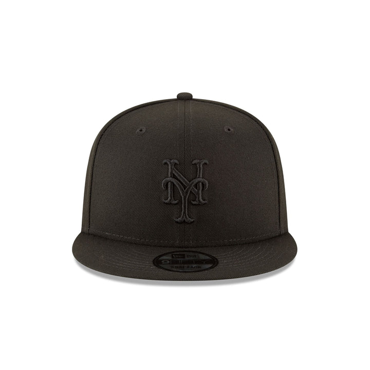 New Era New York Mets Black on Black 9FIFTY Snapback Hat - View 4