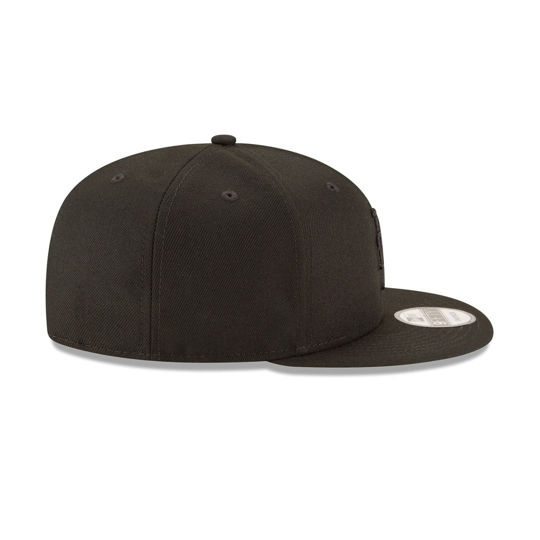 New Era New York Mets Black on Black 9FIFTY Snapback Hat - View 6