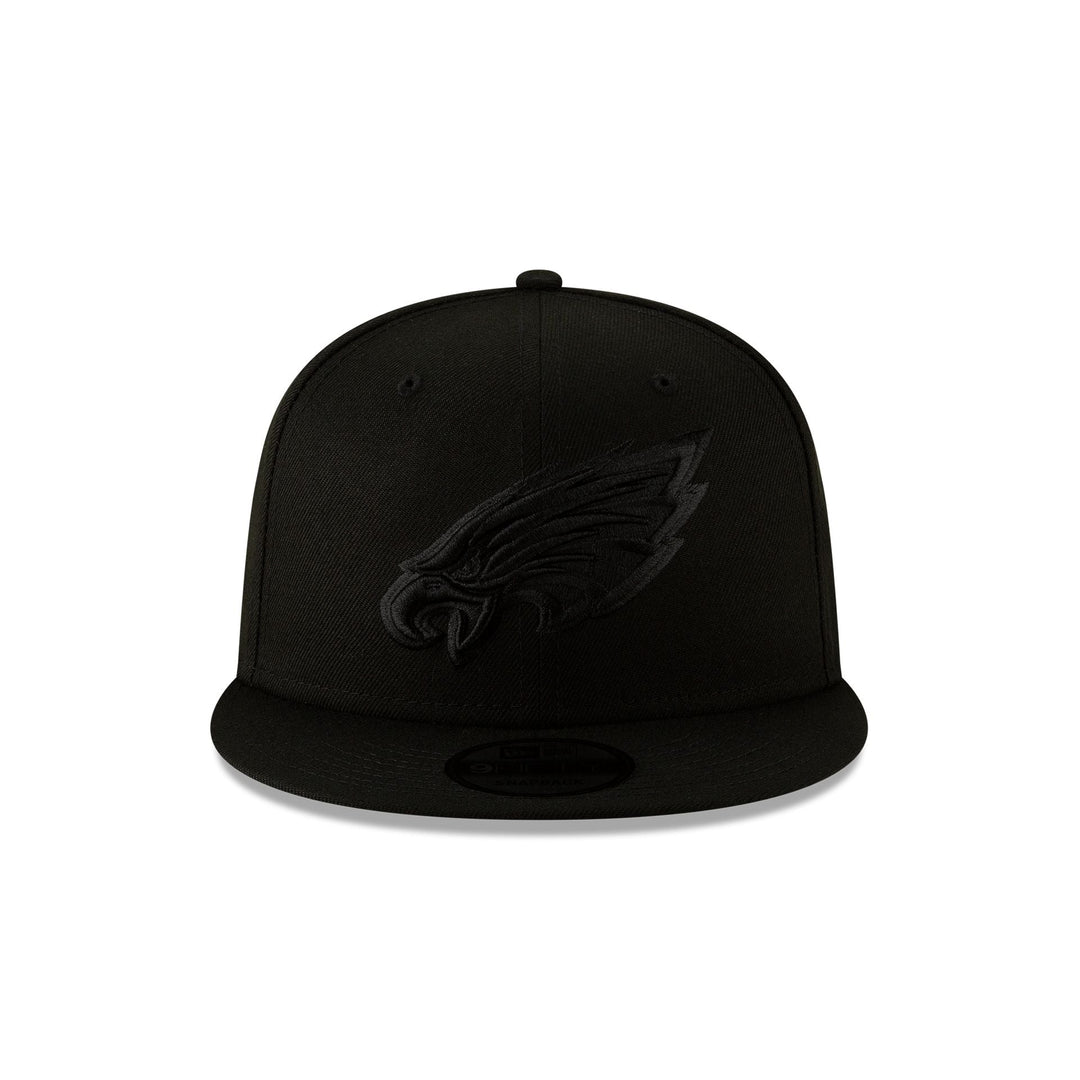 New Era Philadelphia Eagles Black on Black 9FIFTY Snapback Hat - View 4