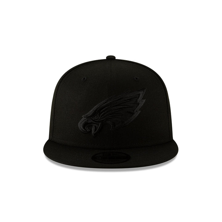 New Era Philadelphia Eagles Black on Black 9FIFTY Snapback Hat - View 4