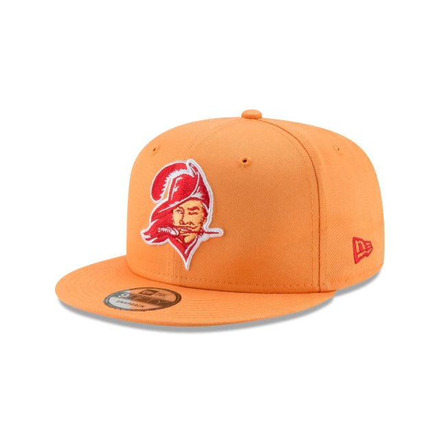 New Era Tampa Bay Buccaneers Basic 9FIFTY Snapback Hat - View 1