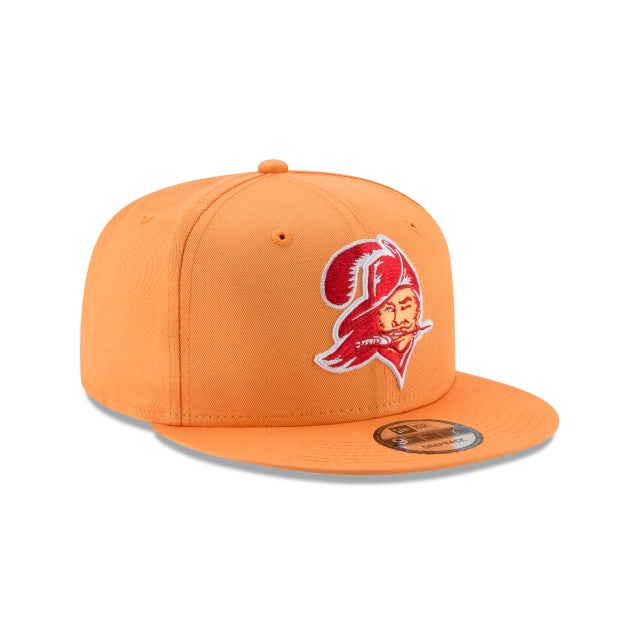 New Era Tampa Bay Buccaneers Basic 9FIFTY Snapback Hat - View 3