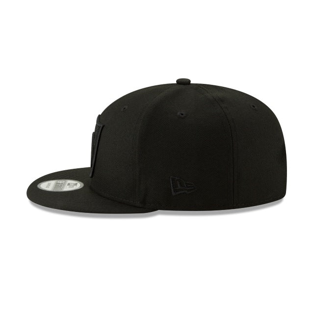 New Era Las Vegas Raiders Black on Black 9FIFTY Snapback Hat - View 6