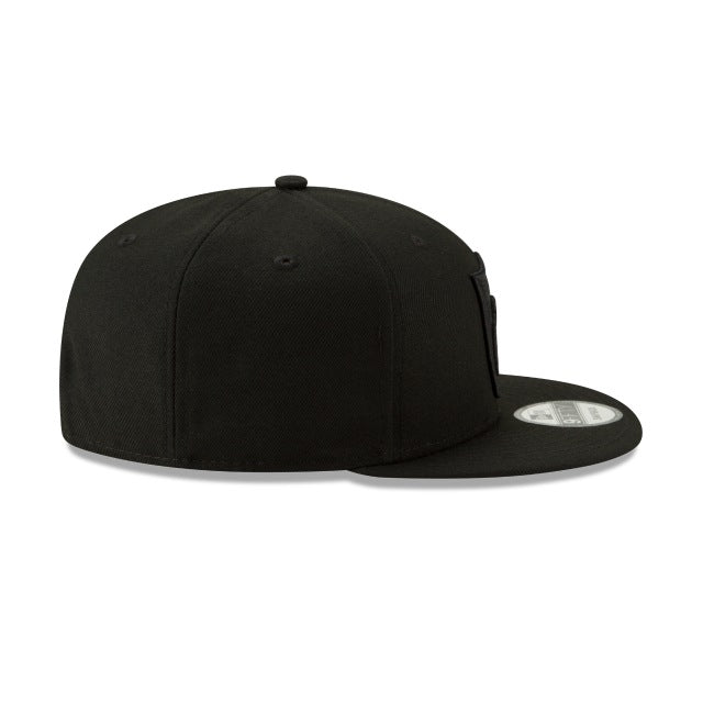 New Era Las Vegas Raiders Black on Black 9FIFTY Snapback Hat - View 2
