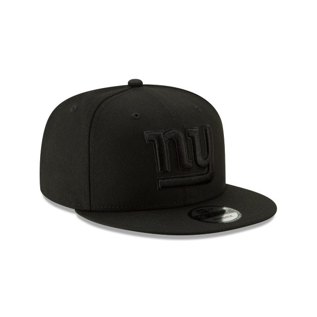New Era New York Giants Black on Black 9FIFTY Snapback Hat - View 3