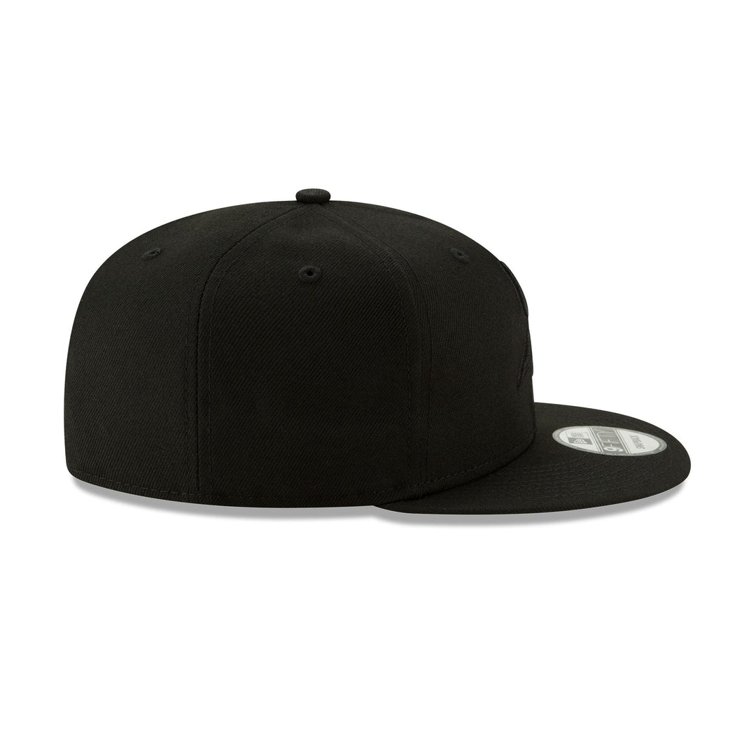 New Era Minnesota Vikings Black on Black 9FIFTY Snapback Hat - View 6