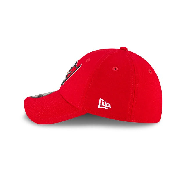 Tampa Bay Buccaneers Classic 39THIRTY Stretch Fit Hat - Red / Team Colors