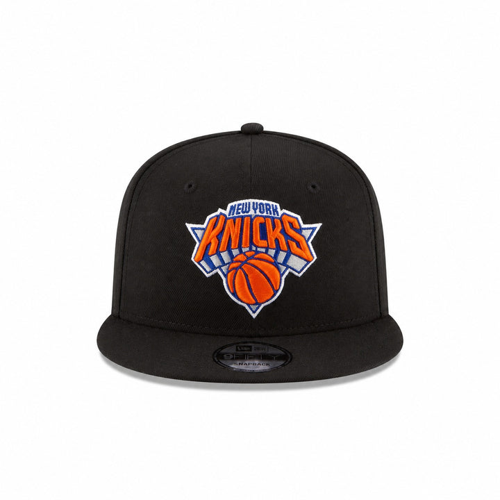 New Era New York Knicks Black on Black 9FIFTY Snapback Hat - View 4