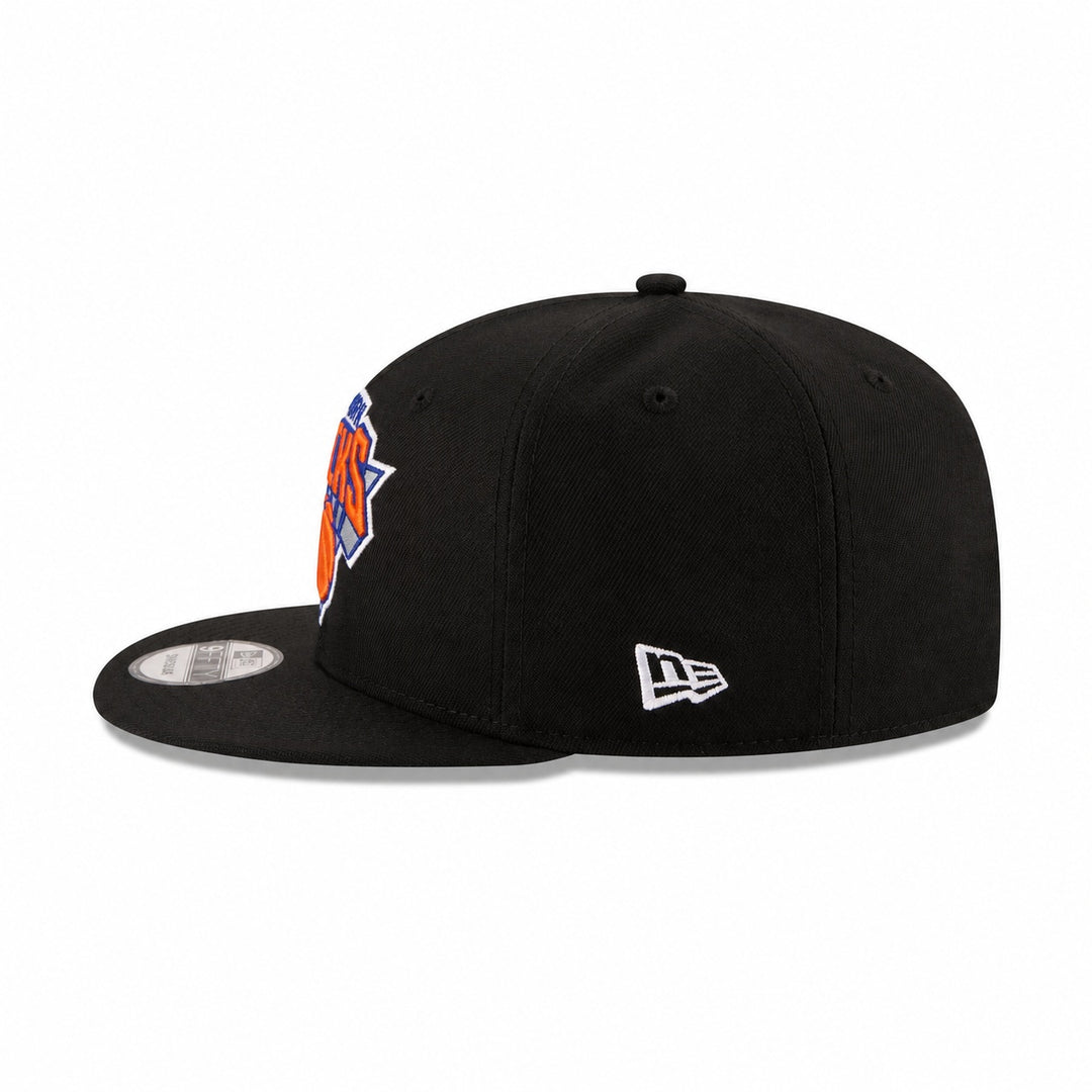 New Era New York Knicks Black on Black 9FIFTY Snapback Hat - View 5
