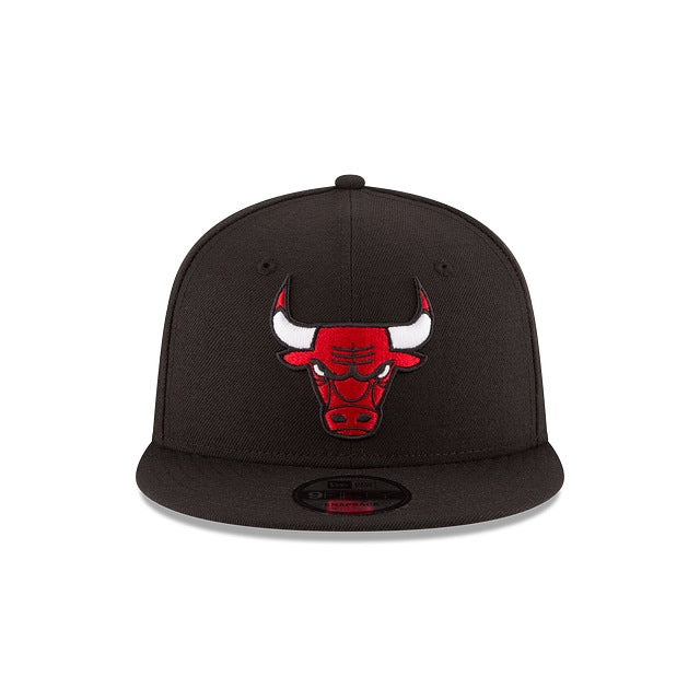 New Era Chicago Bulls Black on Black 9FIFTY Snapback Hat - View 4