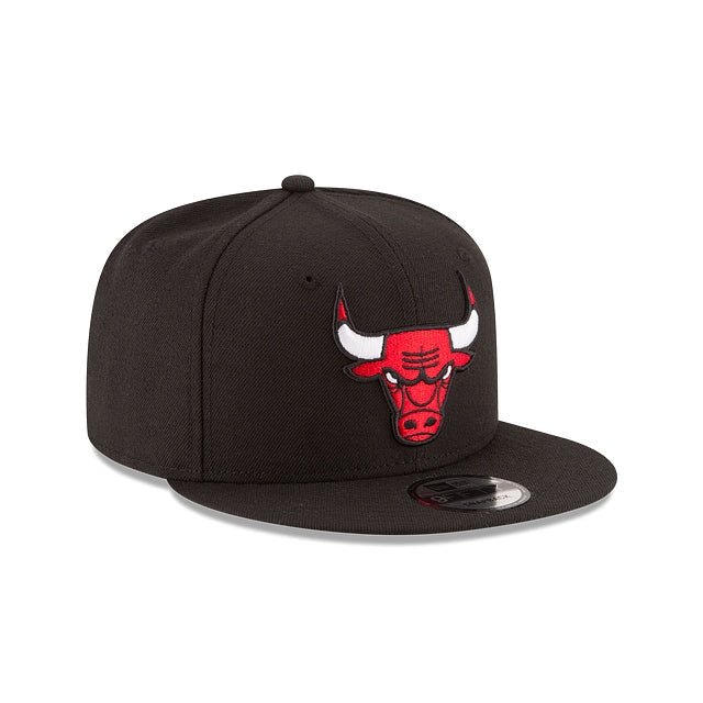 New Era Chicago Bulls Black on Black 9FIFTY Snapback Hat - View 3