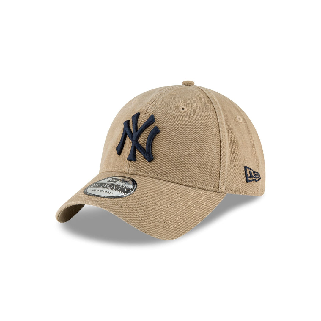 New Era New York Yankees 9TWENTY Adjustable Hat - View 1