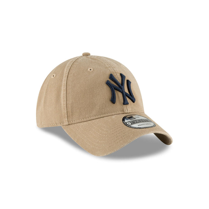 New Era New York Yankees 9TWENTY Adjustable Hat - View 3