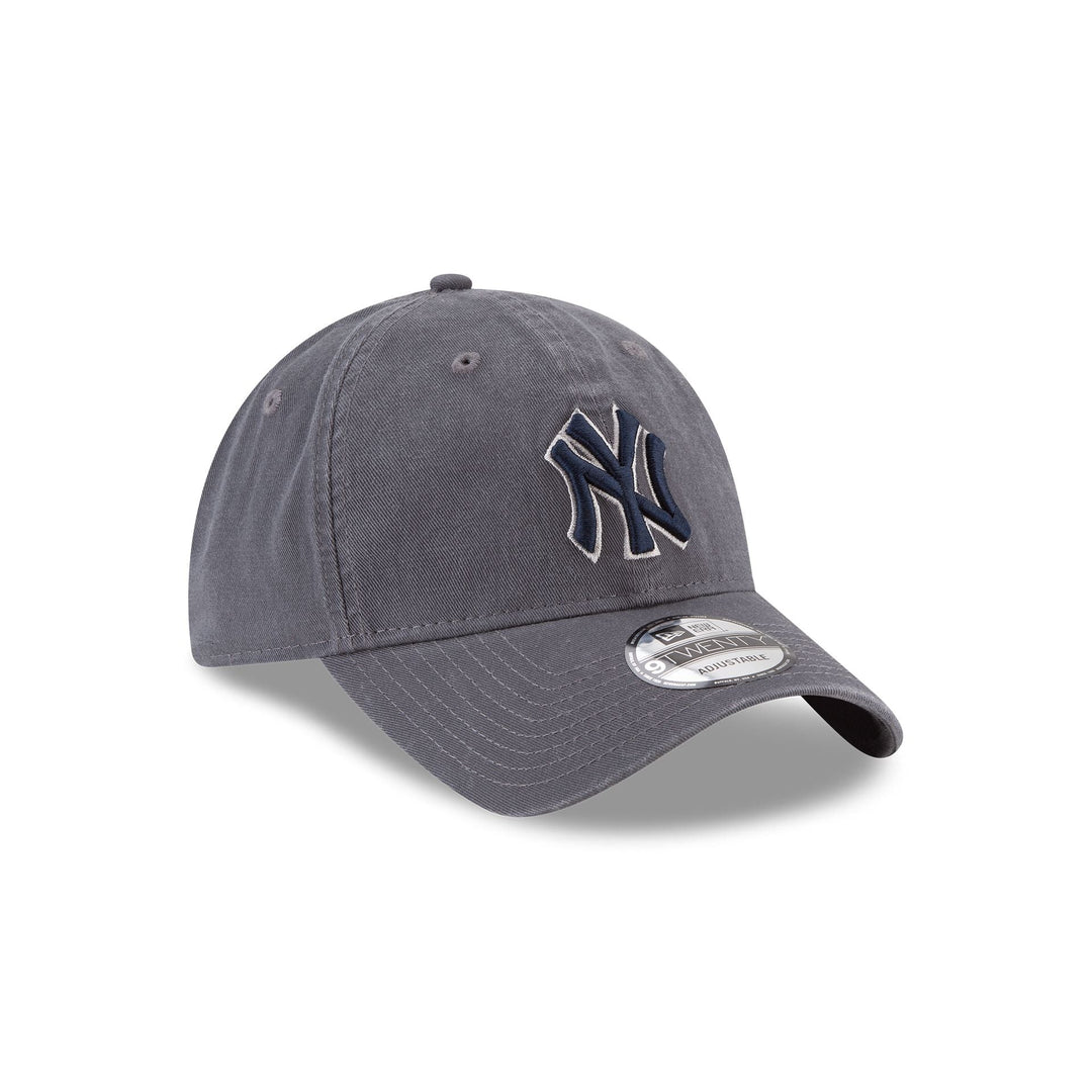 New Era New York Yankees 9TWENTY Adjustable Hat - View 3