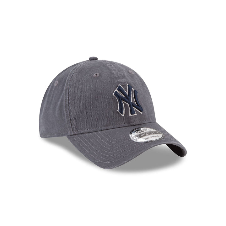 New Era New York Yankees 9TWENTY Adjustable Hat - View 3