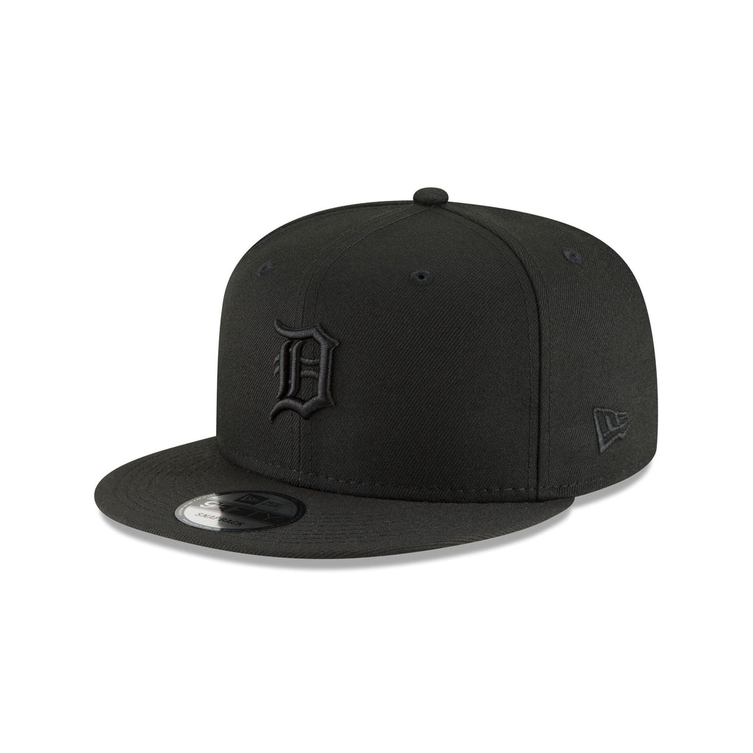 New Era Detroit Tigers Black on Black 9FIFTY Snapback Hat - View 1
