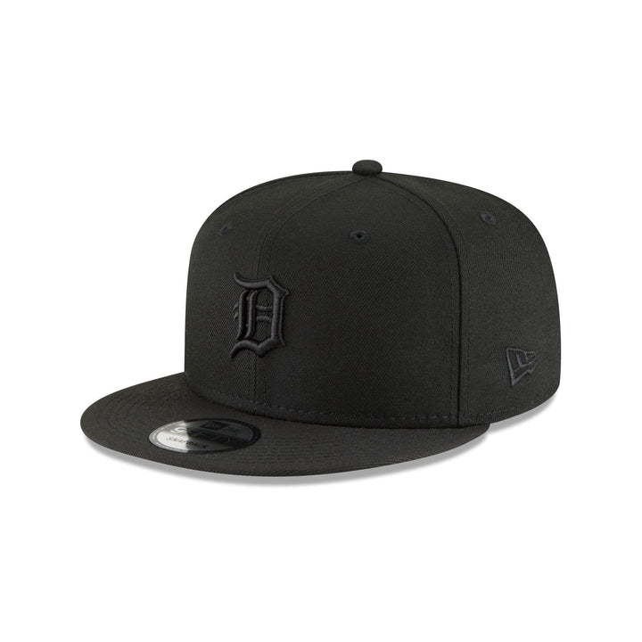 New Era Detroit Tigers Black on Black 9FIFTY Snapback Hat - View 1
