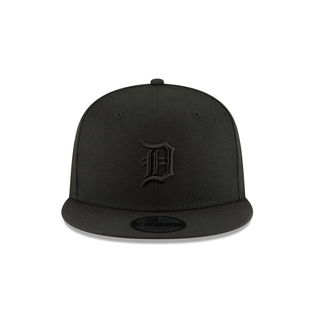 New Era Detroit Tigers Black on Black 9FIFTY Snapback Hat - View 4
