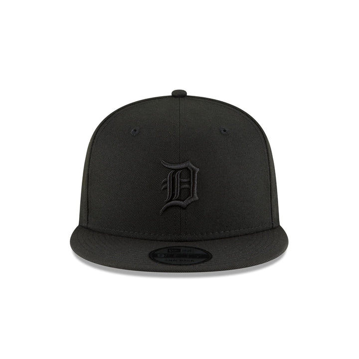 New Era Detroit Tigers Black on Black 9FIFTY Snapback Hat - View 4