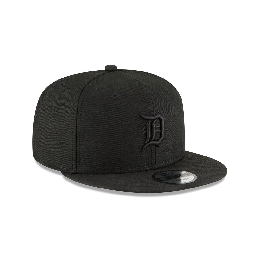 New Era Detroit Tigers Black on Black 9FIFTY Snapback Hat - View 3