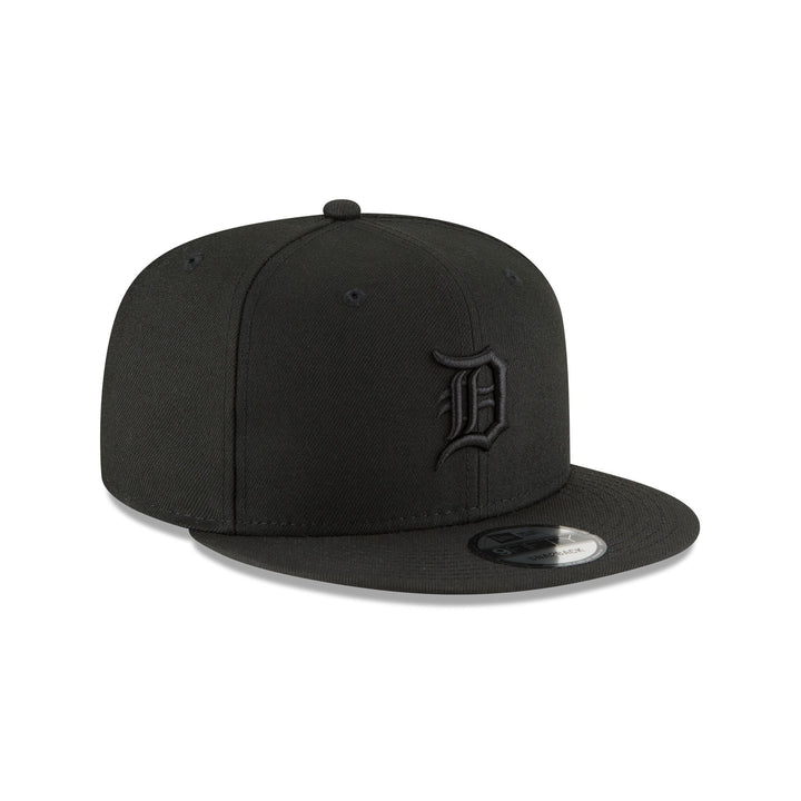 New Era Detroit Tigers Black on Black 9FIFTY Snapback Hat - View 3