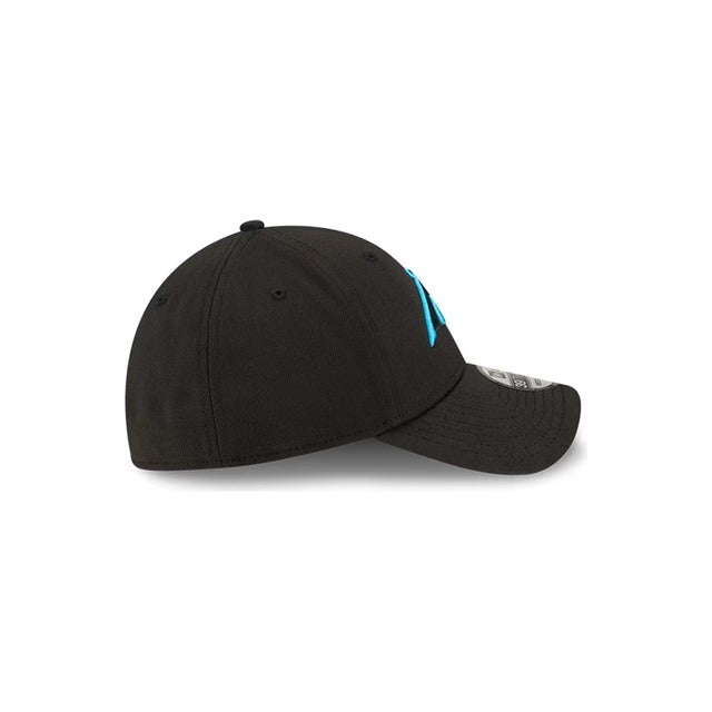 Carolina Panthers Classic 39THIRTY Stretch Fit Hat - Black / Team Colors