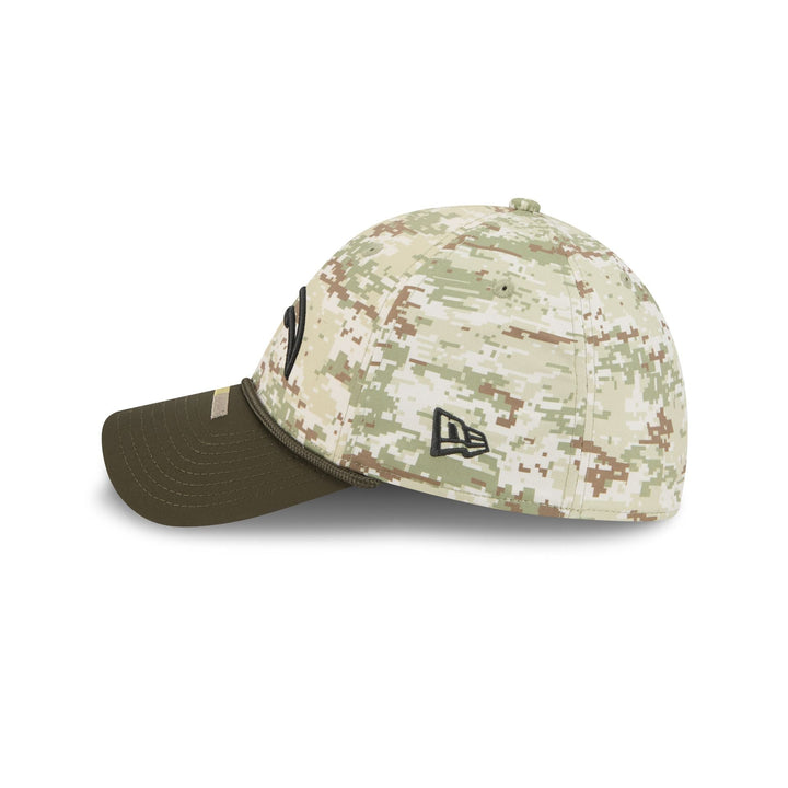 Los Angeles Chargers Salute to Service 39THIRTY Stretch Fit Hat - Camo