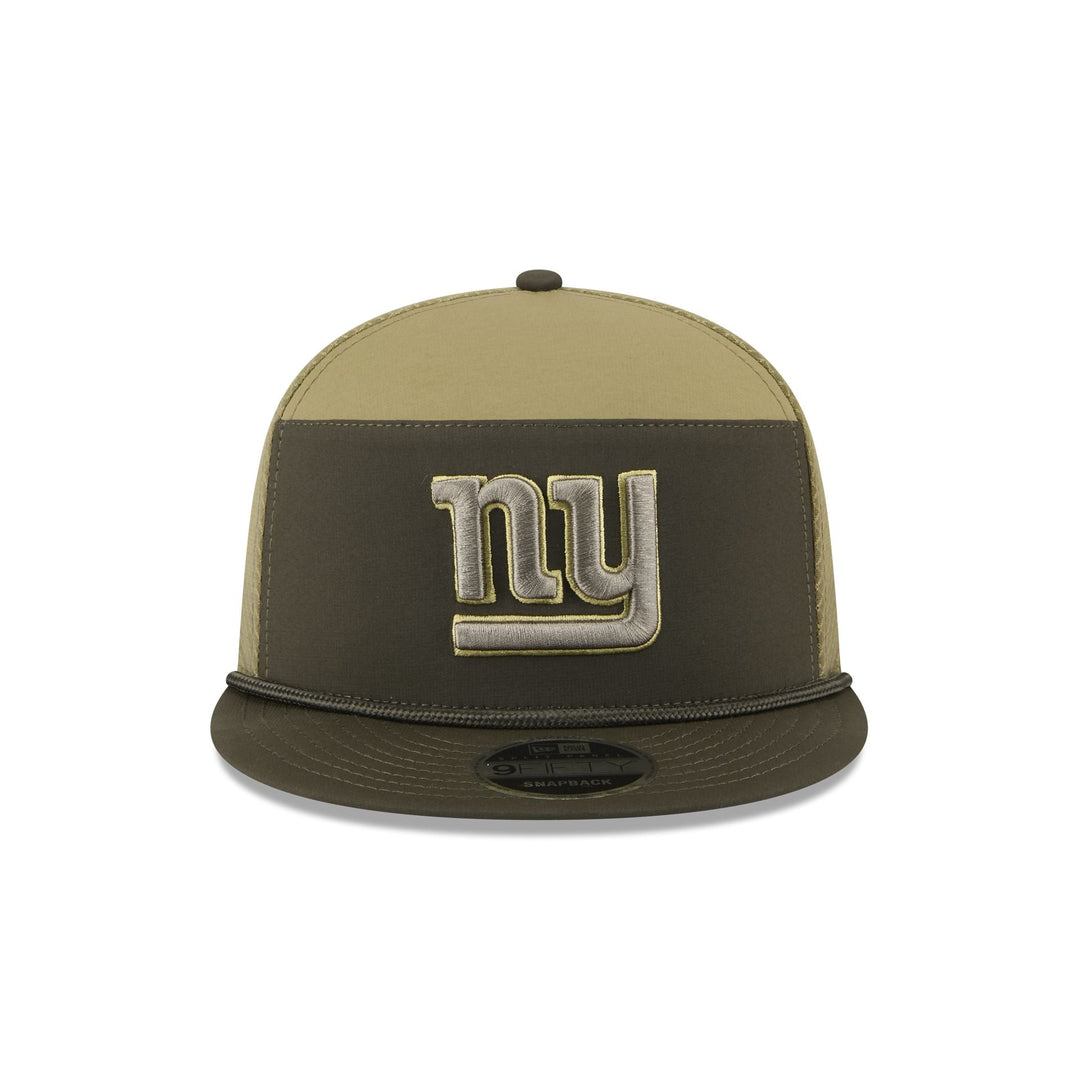 New York Giants Salute to Service Split Panel 9FIFTY Trucker Hat - View 4
