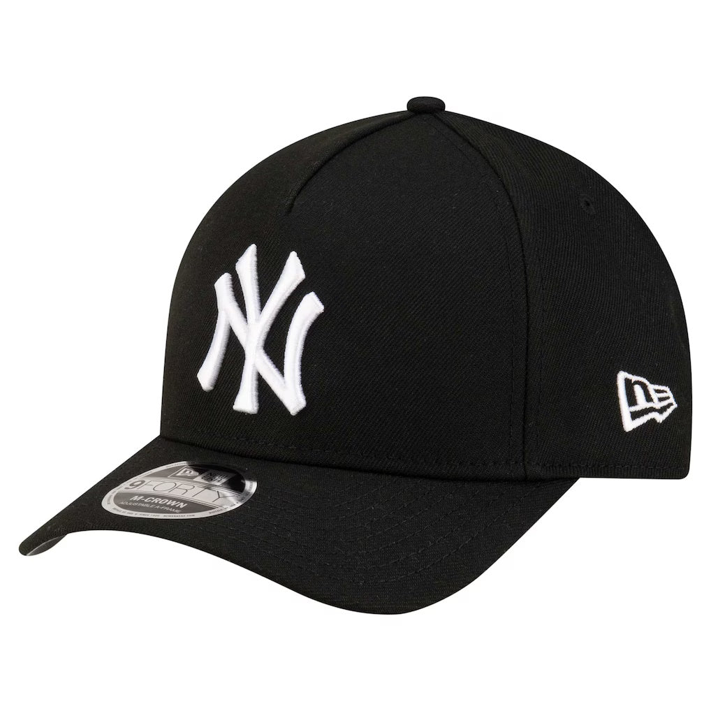 New Era Player Replica New York Yankees 9FORTY Adjustable Hat - Black - Tilted
